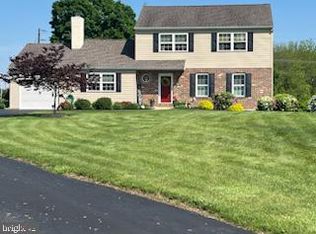 5 Carriage Dr, Downingtown, PA 19335