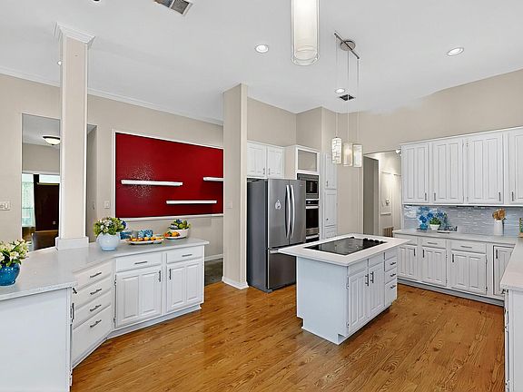 5th image of 140 Branchwood Trl