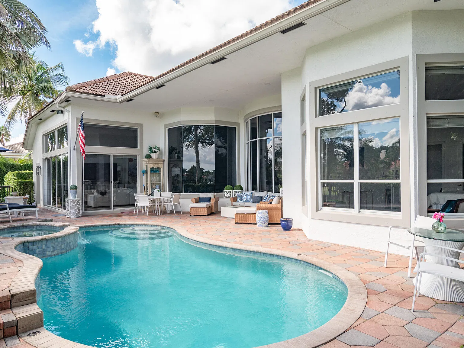 4 bed, 4.5 bath, 3790 sqft, $18,000 — Photo 4