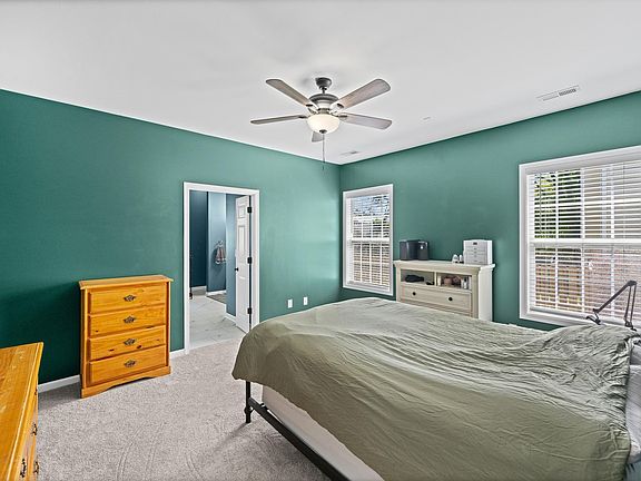 4th image of 8 Ridgebrook Way
