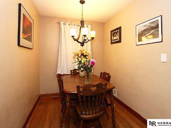 3rd image of 3430 Woodbine Ave