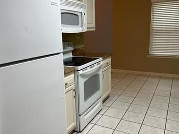 4th image of 145 Highland Dr