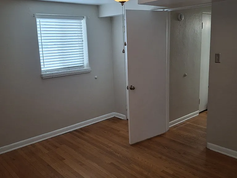 1535 Hudson St #6 — Photo 5