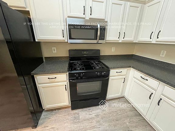 5th image of 52 Farm St