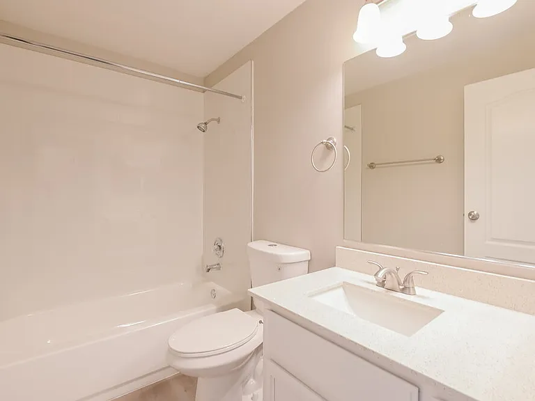 682 Covina Dr — Photo 17