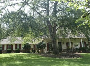 276 Oak Ridge Cir, Columbus, MS 39705