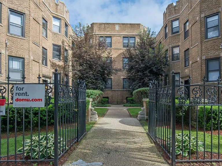 632 W Stratford Pl #S3 — Photo 1