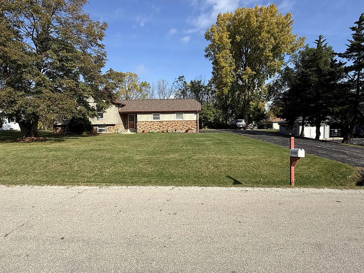 5538 Sandy LANE photo 1