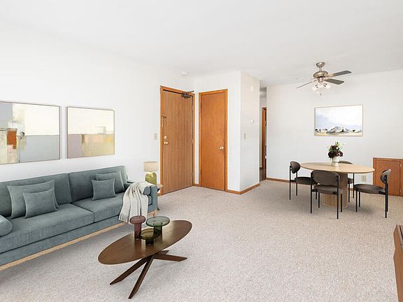 Living / Dining room.