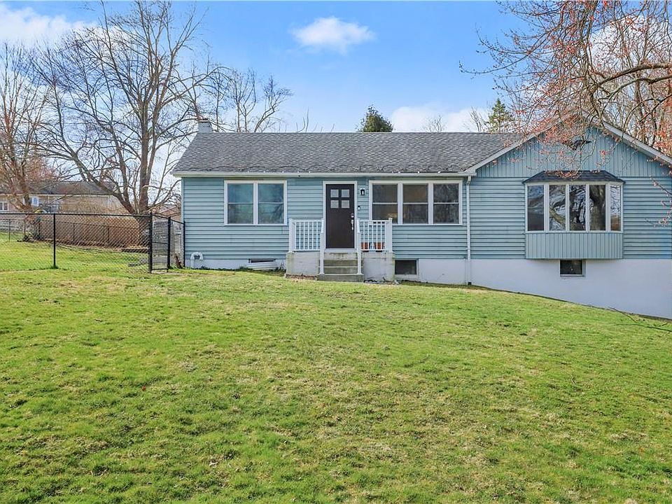 1st image of 6 Briar Drive