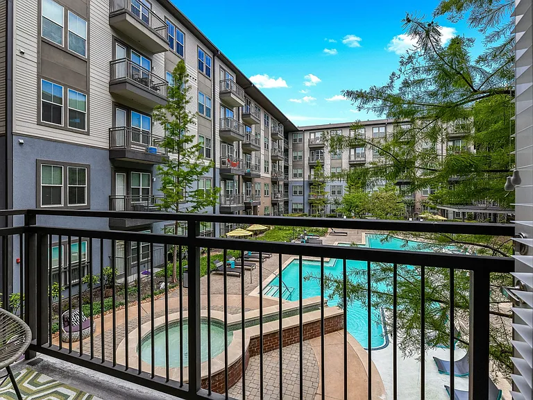 The Fairmount at Oak Lawn — Photo 12