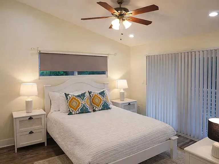 902 E Palm Ave #4 — Photo 2