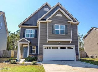 405 Pebble Shore Dr, Sneads Ferry, NC 28460
