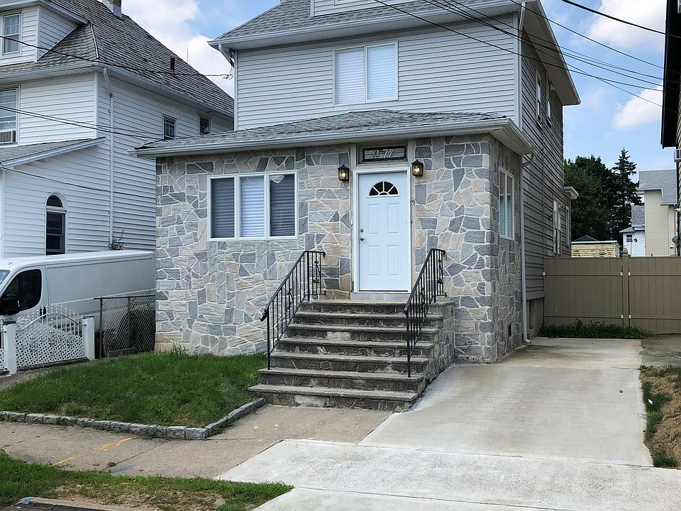 1st image of 271 18th Ave