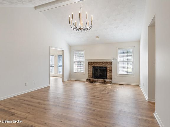 5th image of 10417 Gisela Ct