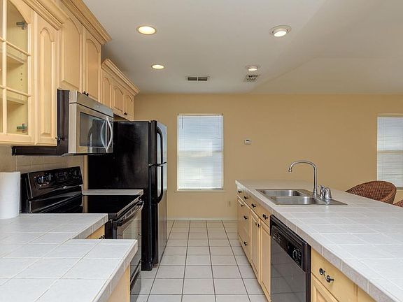 3rd image of 115B E Georgia Ruth Dr #B
