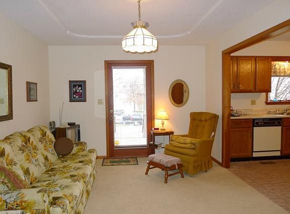 4th image of 2121 Calumet Dr