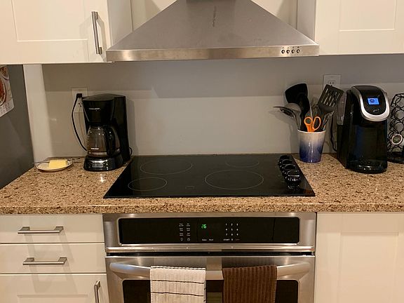 3rd image of 2411 Buchanan St NE #2