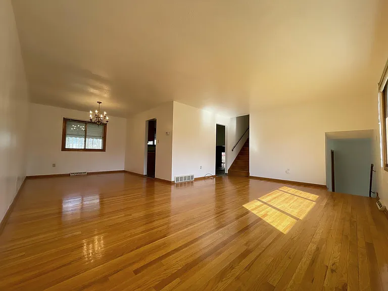 6800 Glenallen Ave — Photo 2