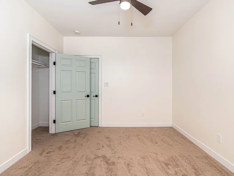 2221 Pretty Lake Ave — Photo 38