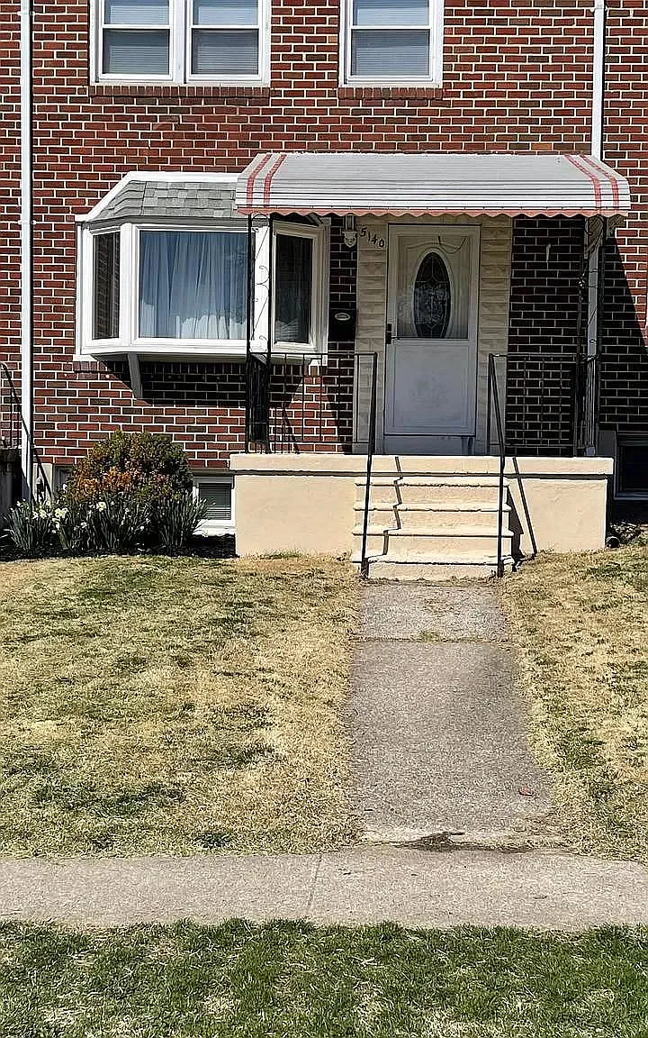 3 bed, 1440 sqft, $2,300 — Photo 1