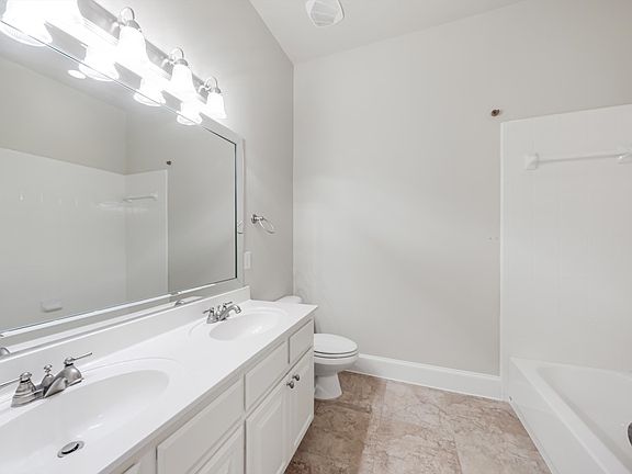 5th image of 800 Camden Way