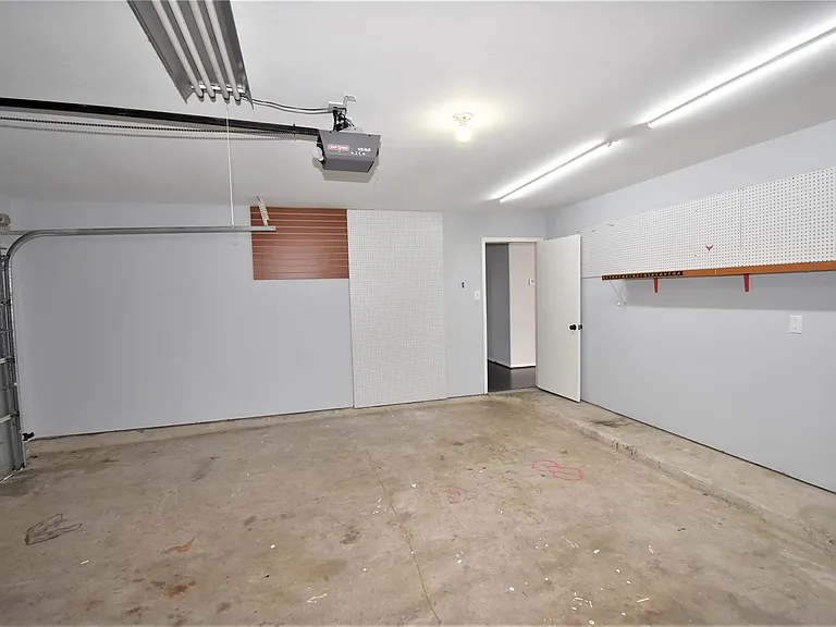 18319 Forest Dew Dr — Photo 19