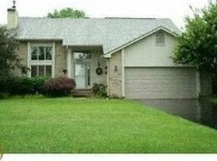 5062 Ona Lake Dr, White Lake, MI 48383