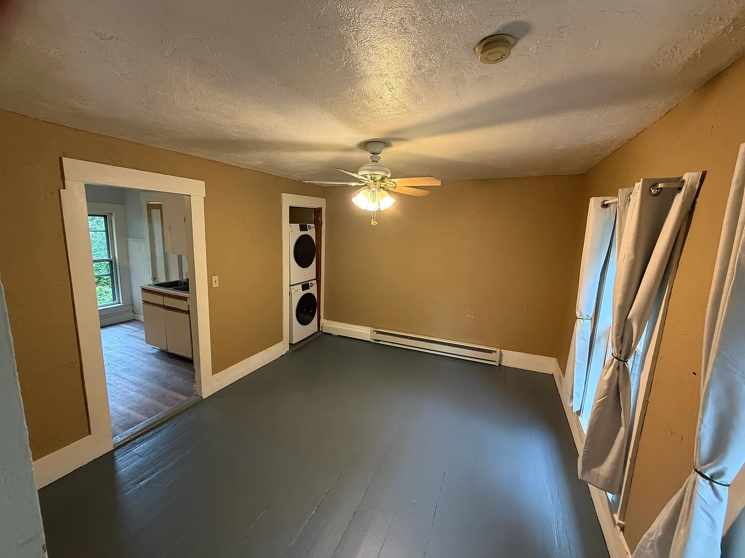 3 bed, 1410 sqft, $1,950 — Photo 2