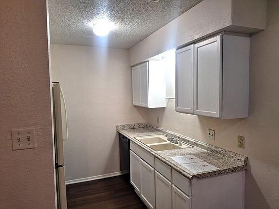 3rd image of 7045 Crosstimbers Ln