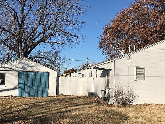 4th image of 1223 E 5th Ave