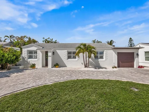 14024 N Bayshore Dr, Madeira Beach, FL 33708