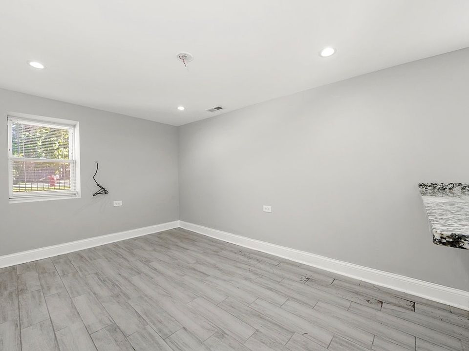 1st image of 1400 N Lawndale Ave #G