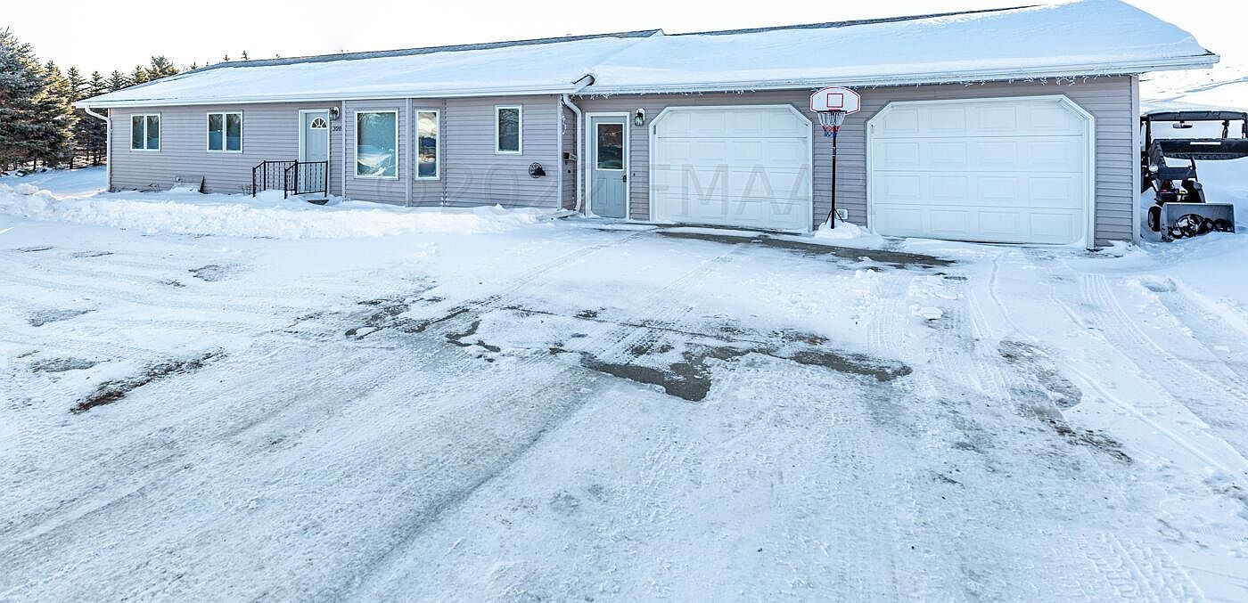 320 Dewey St, Enderlin, ND 58027 Zillow