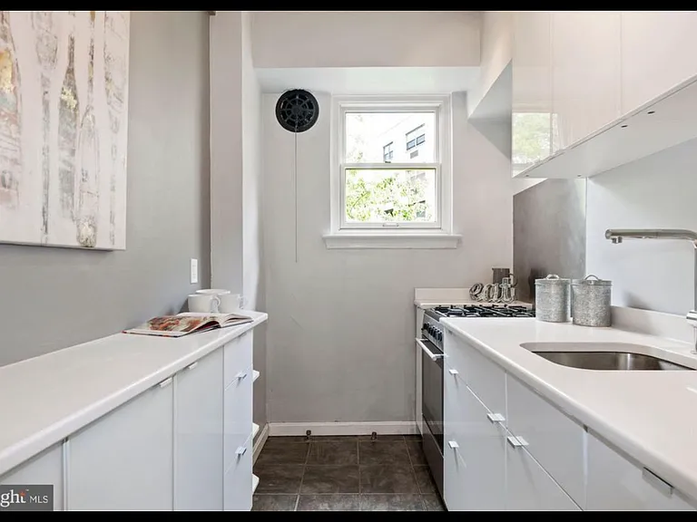 3025 Ontario Rd NW #307 — Photo 4