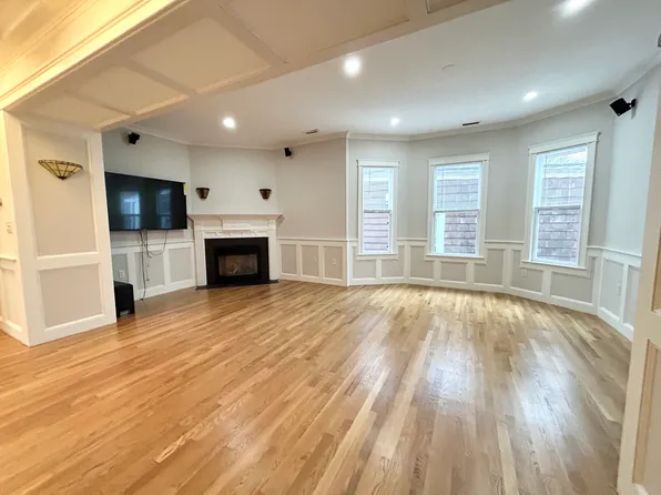 12 Buttonwood St #3L, Dorchester, MA 02125