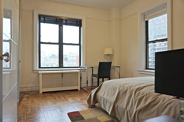 Rented by Metropolitan Equities | media 8