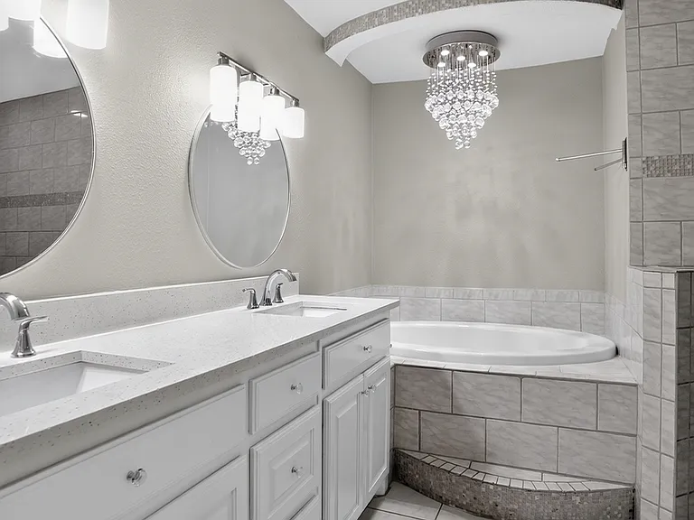 2606 Encina — Photo 24