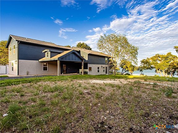 3rd image of 874 Lakebreeze Dr