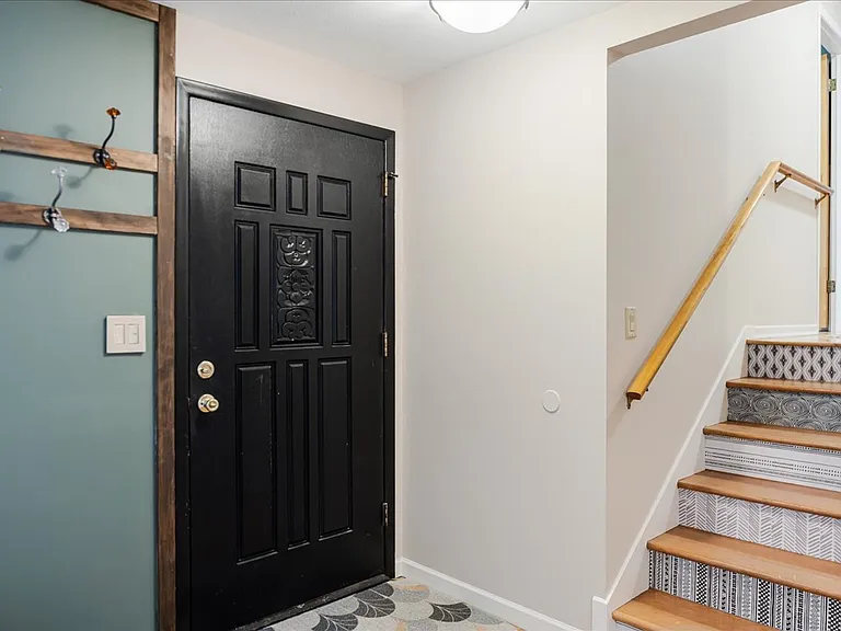 6935 SW Taylors Ferry Rd — Photo 5