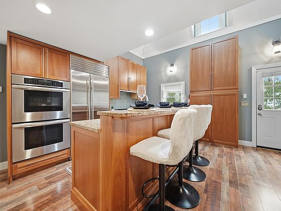 4th image of 37 Great Pond Road