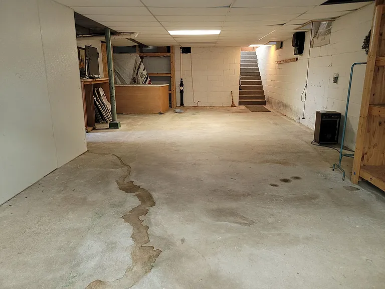 602 W Strowbridge St — Photo 15