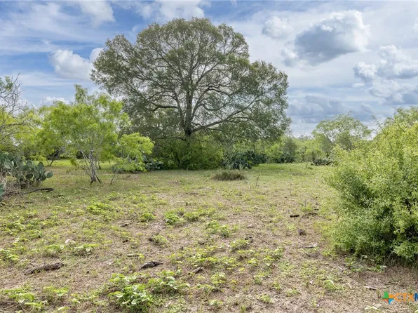 5063 E State Highway 97, Gonzales, TX 78629