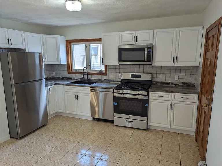 61 Utton Ave #2 — Photo 3