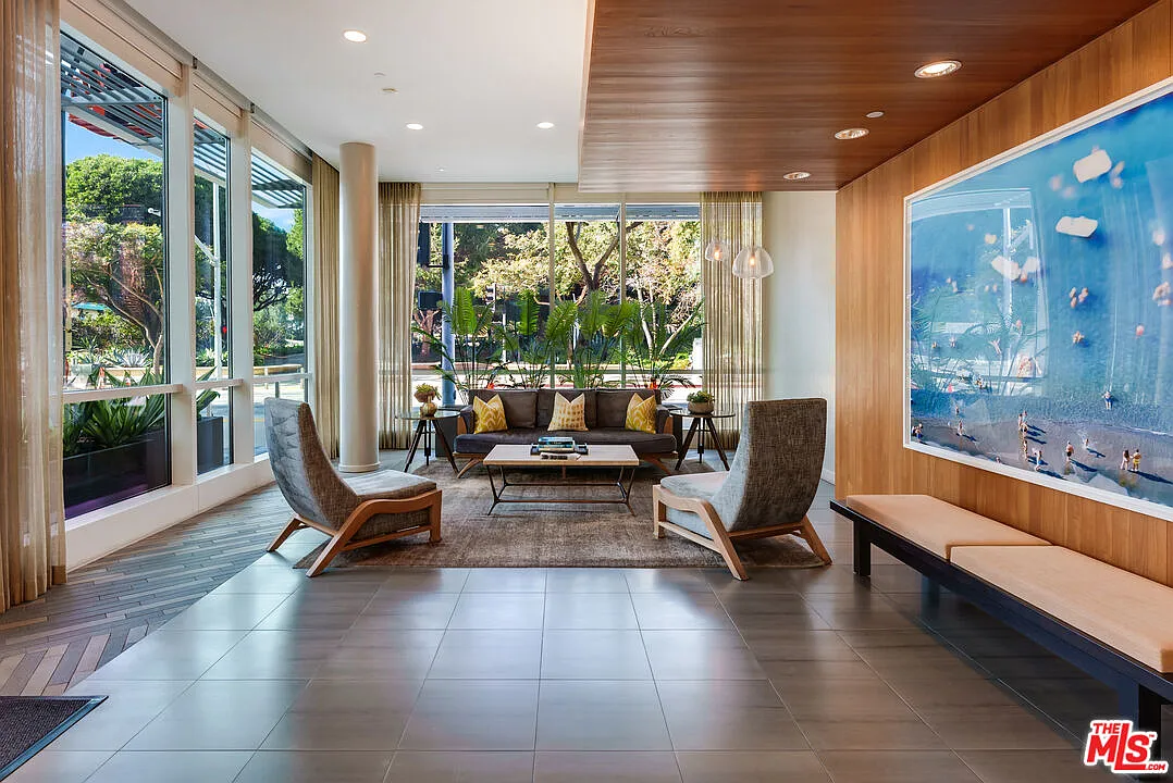 2 bed, 3.0 bath, 1590 sqft, $8,500 — Photo 3