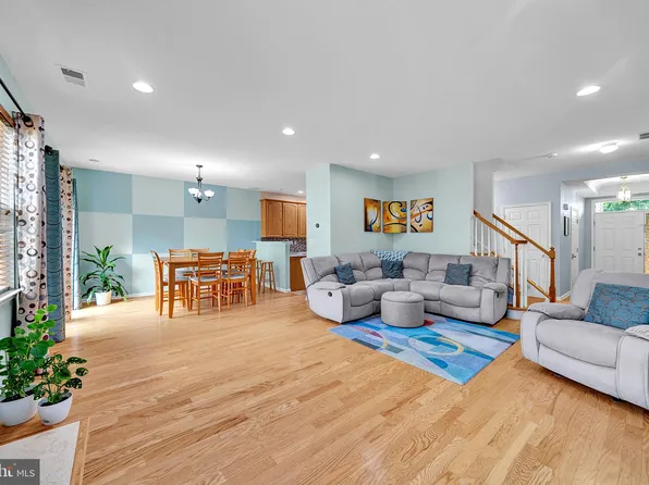 95 Haddon Ct, Pennington, NJ 08534