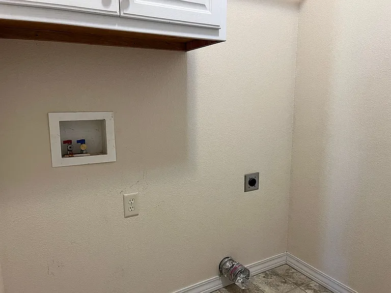 630 N Sunset Ave — Photo 26