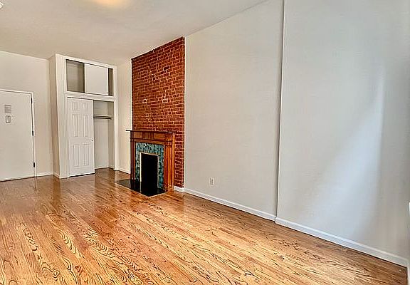 2nd image of 224 W 72nd St APT 3F
