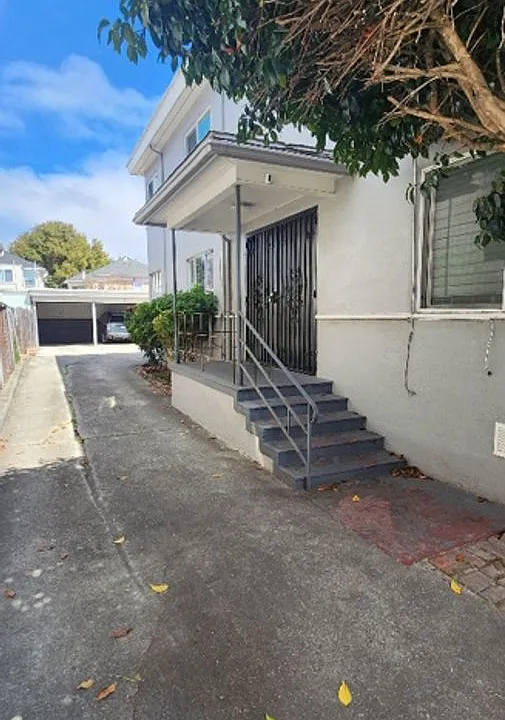 1871 Alcatraz Ave