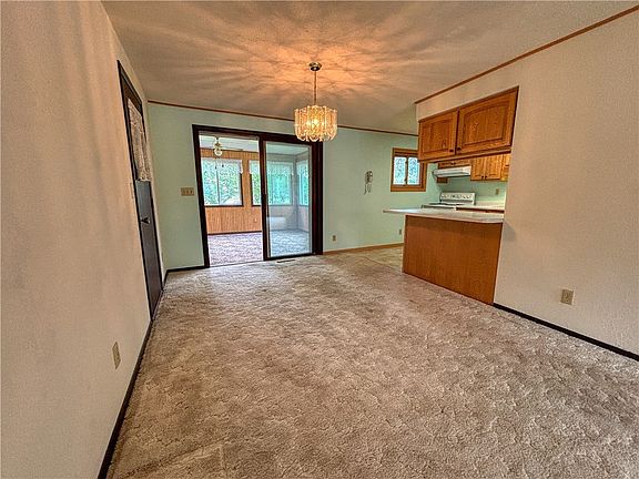 4th image of 1321 Duke Street